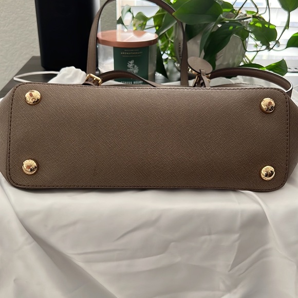 Michael Kors Marilyn Tote Bag - Picture 10 of 10